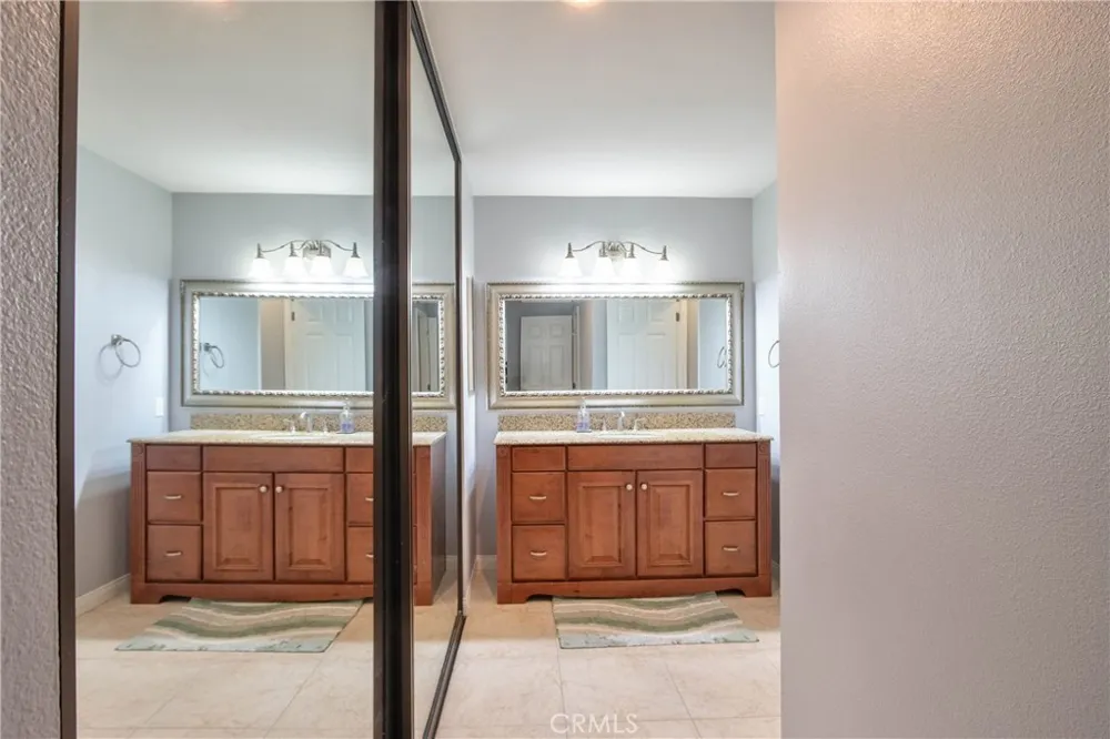 926 Lupine Hills Drive #15 Vista, CA 92081