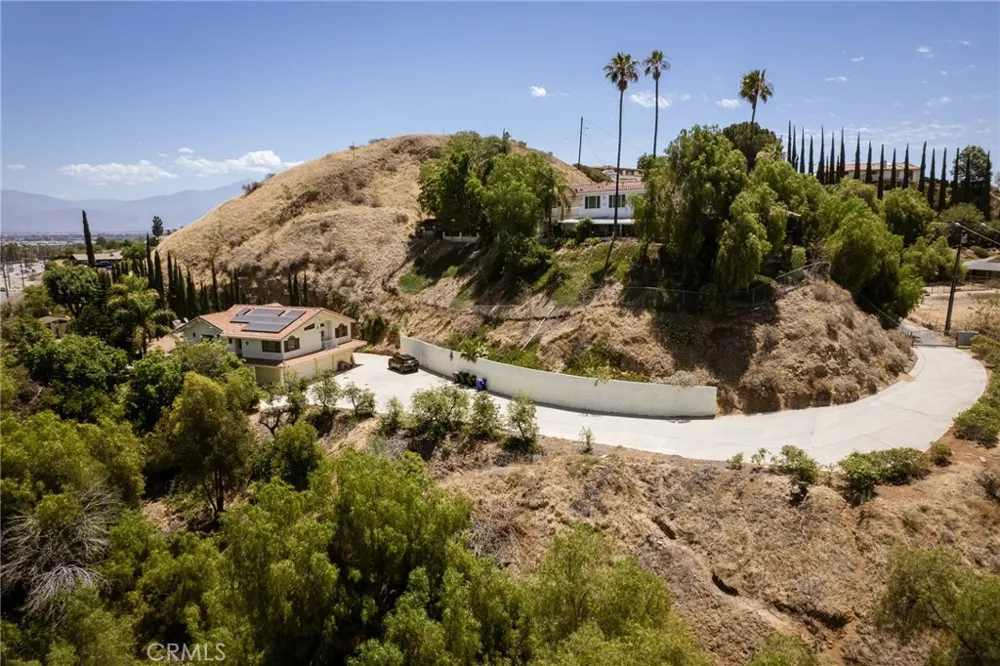 1815 Hilltop Colton, CA 92324