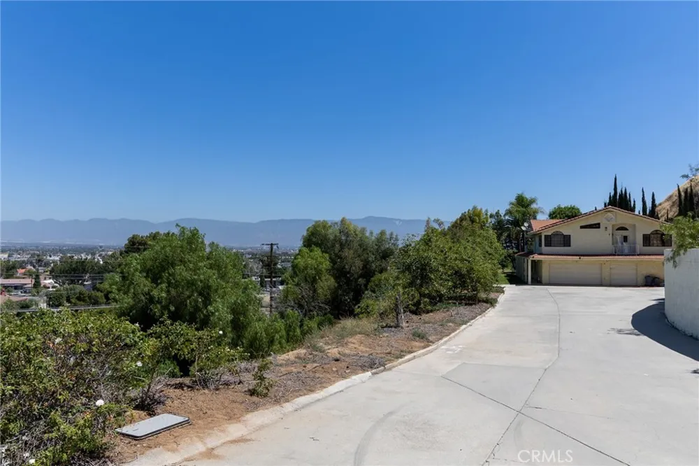 1815 Hilltop Colton, CA 92324