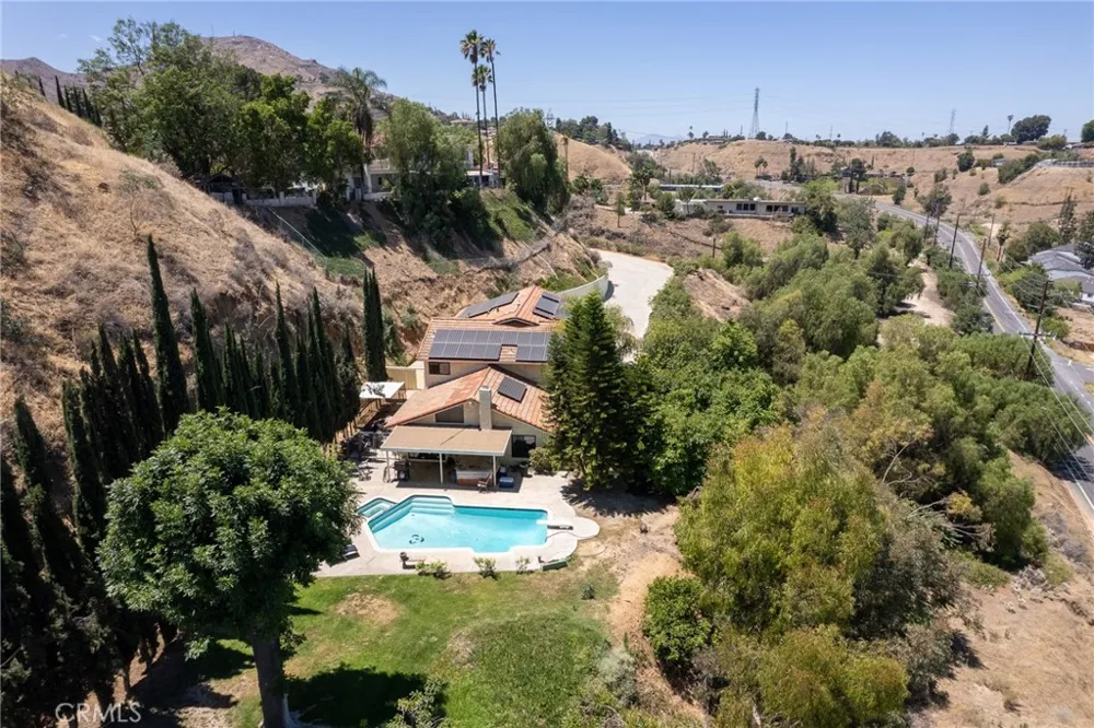 1815 Hilltop Colton, CA 92324