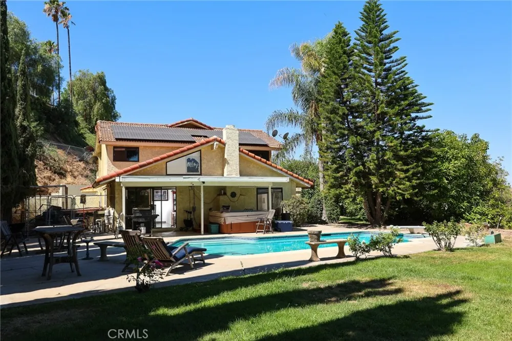 1815 Hilltop Colton, CA 92324
