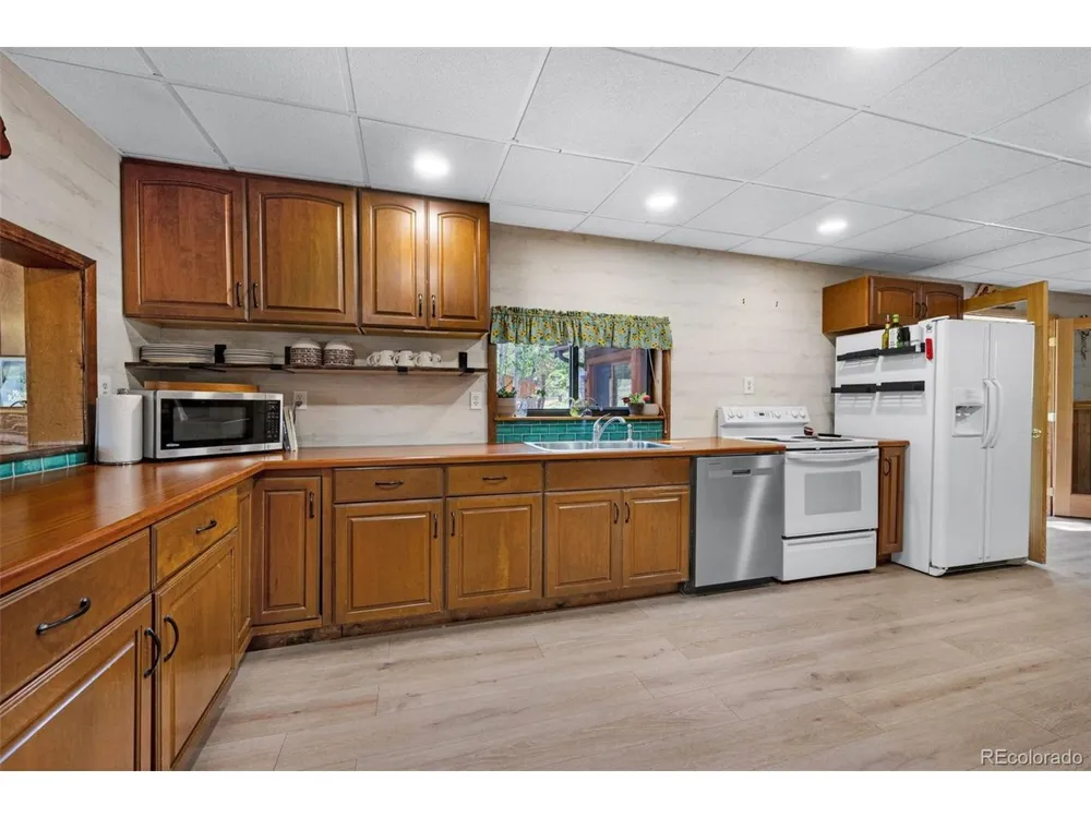 215 S Valley Drive Lake George, CO 80827