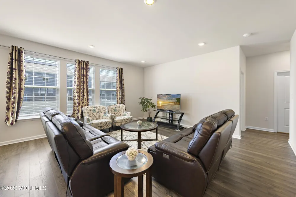 22 Corliss Way Manahawkin, NJ 08050