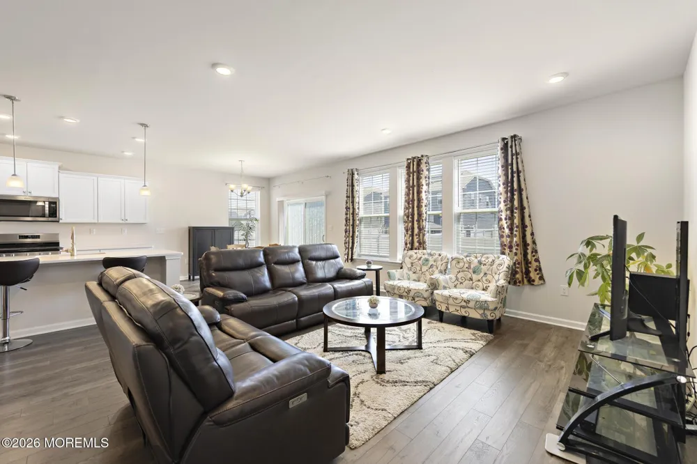 22 Corliss Way Manahawkin, NJ 08050