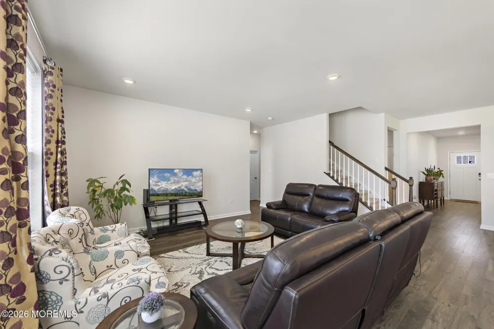 22 Corliss Way Manahawkin, NJ 08050