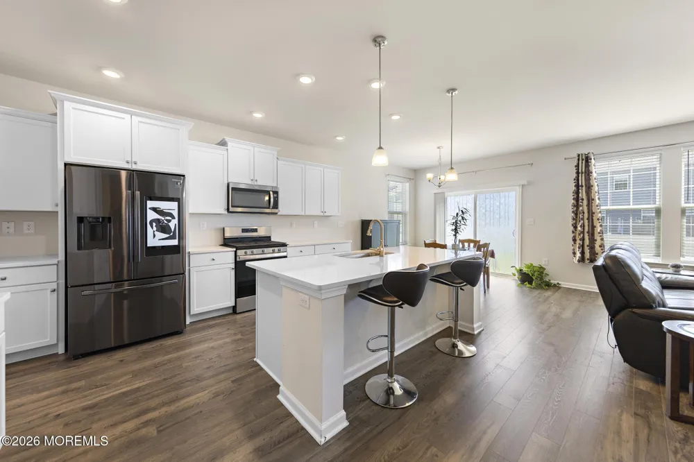 22 Corliss Way Manahawkin, NJ 08050