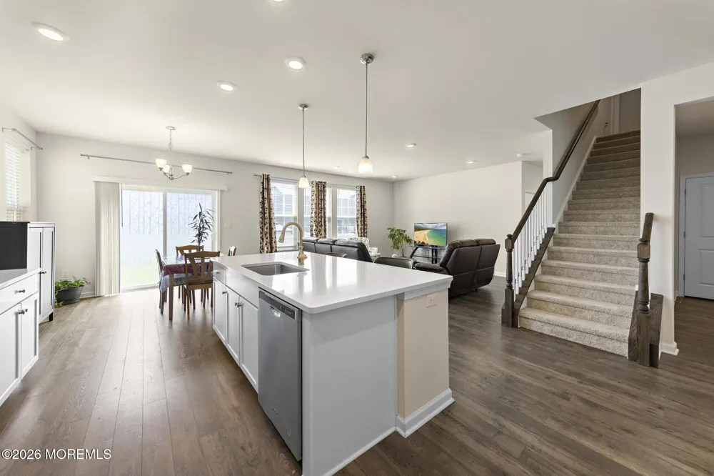 22 Corliss Way Manahawkin, NJ 08050