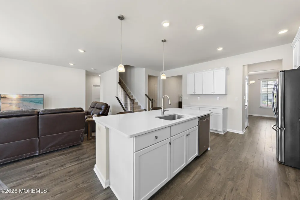 22 Corliss Way Manahawkin, NJ 08050