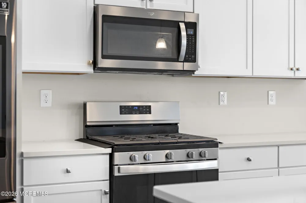 22 Corliss Way Manahawkin, NJ 08050