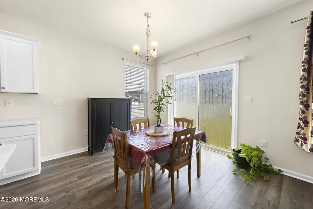 22 Corliss Way Manahawkin, NJ 08050
