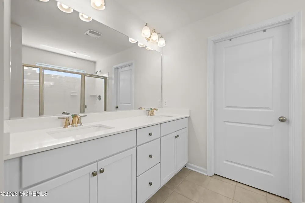 22 Corliss Way Manahawkin, NJ 08050