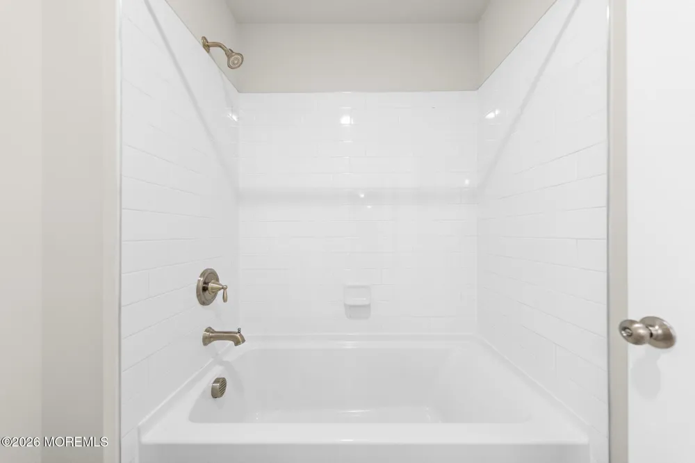 22 Corliss Way Manahawkin, NJ 08050