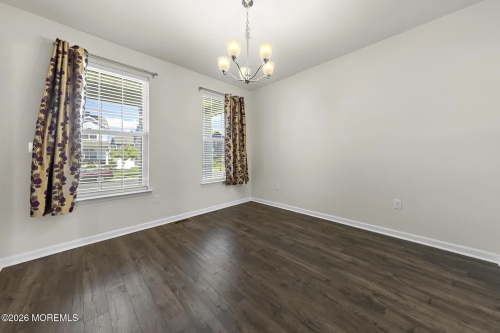 22 Corliss Way Manahawkin, NJ 08050