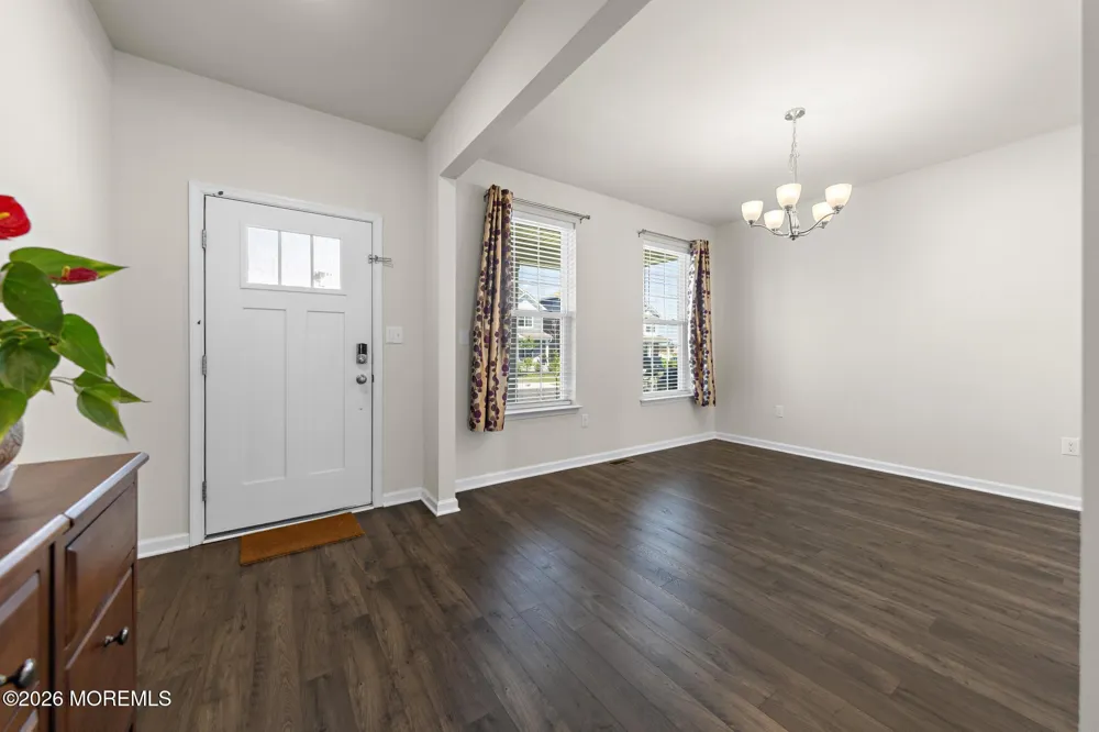 22 Corliss Way Manahawkin, NJ 08050
