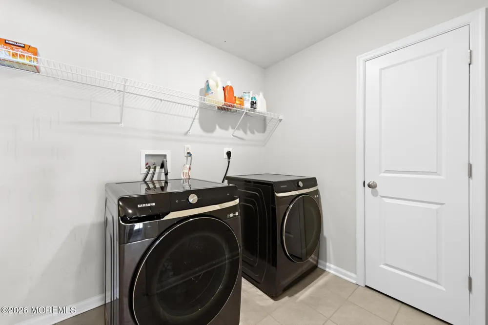 22 Corliss Way Manahawkin, NJ 08050