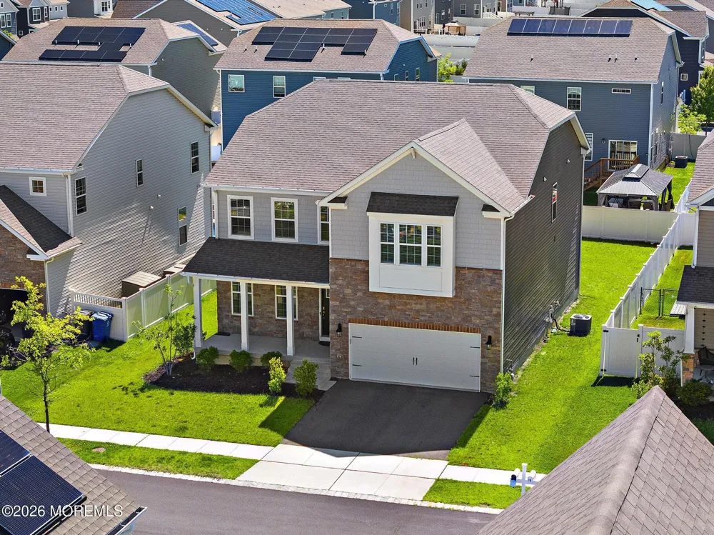 22 Corliss Way Manahawkin, NJ 08050