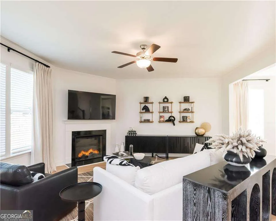 3936 Lockaby WAY Lawrenceville, GA 30044