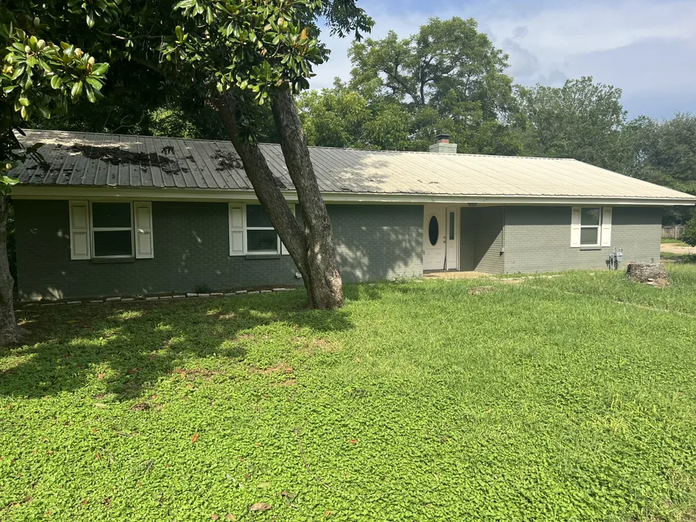 204 Rockdale Street Lexington, TX 78947
