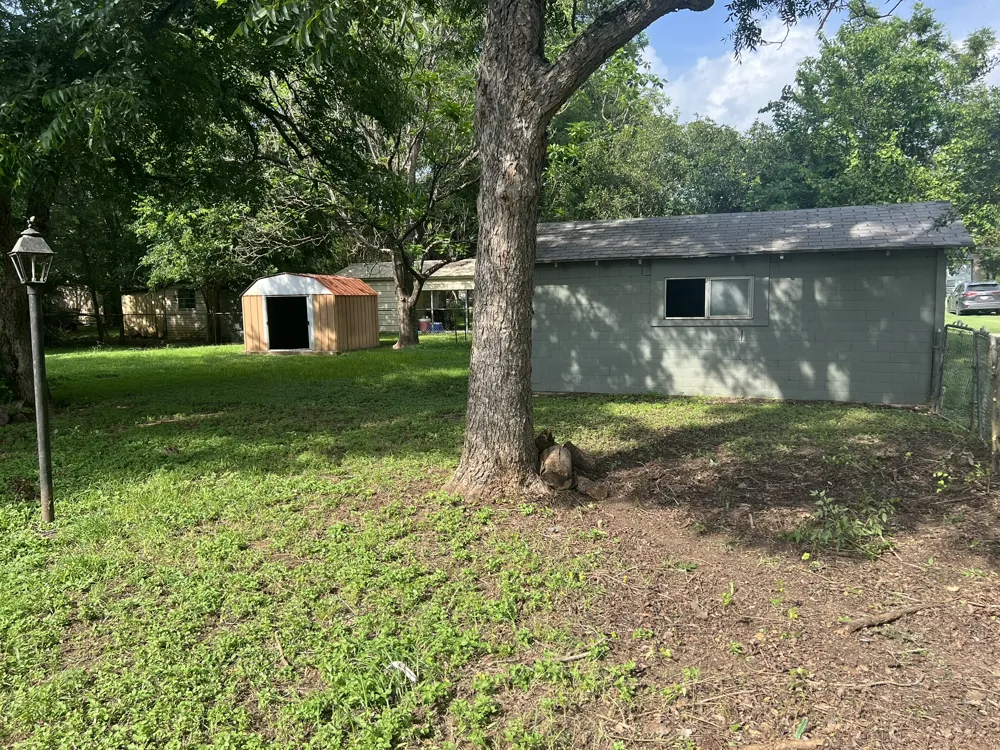 204 Rockdale Street Lexington, TX 78947