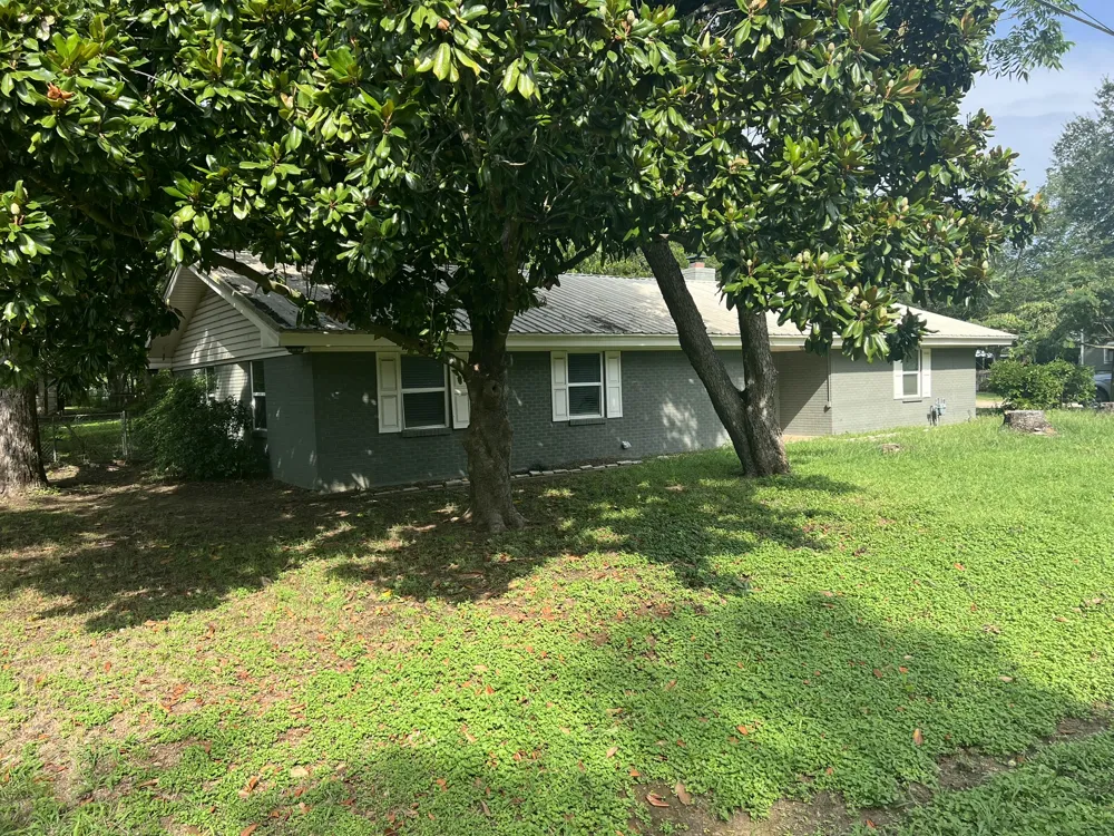 204 Rockdale Street Lexington, TX 78947