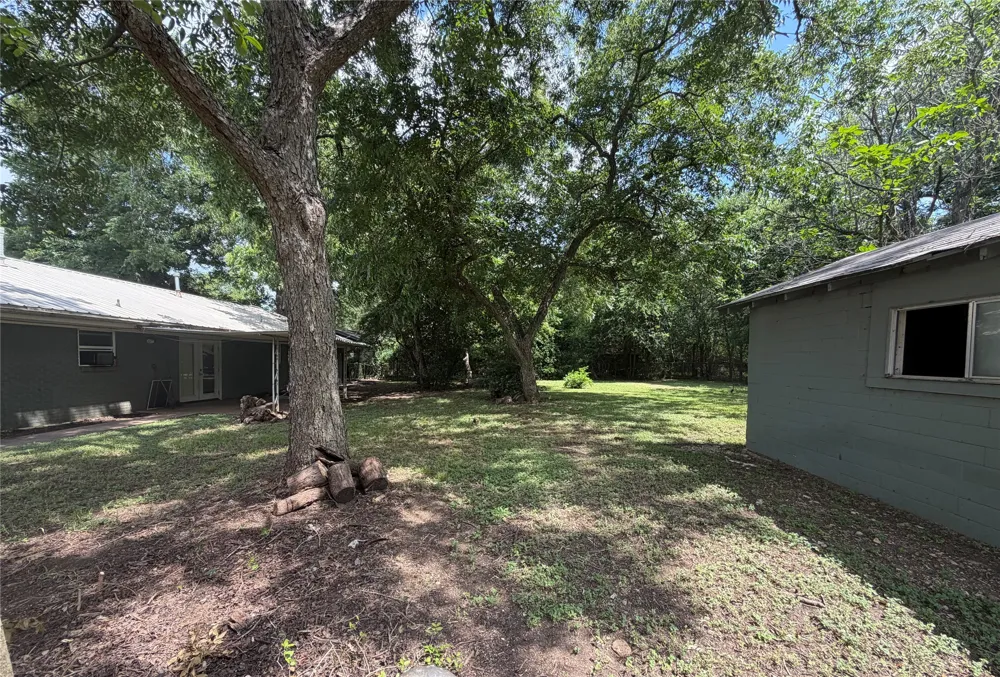 204 Rockdale Street Lexington, TX 78947