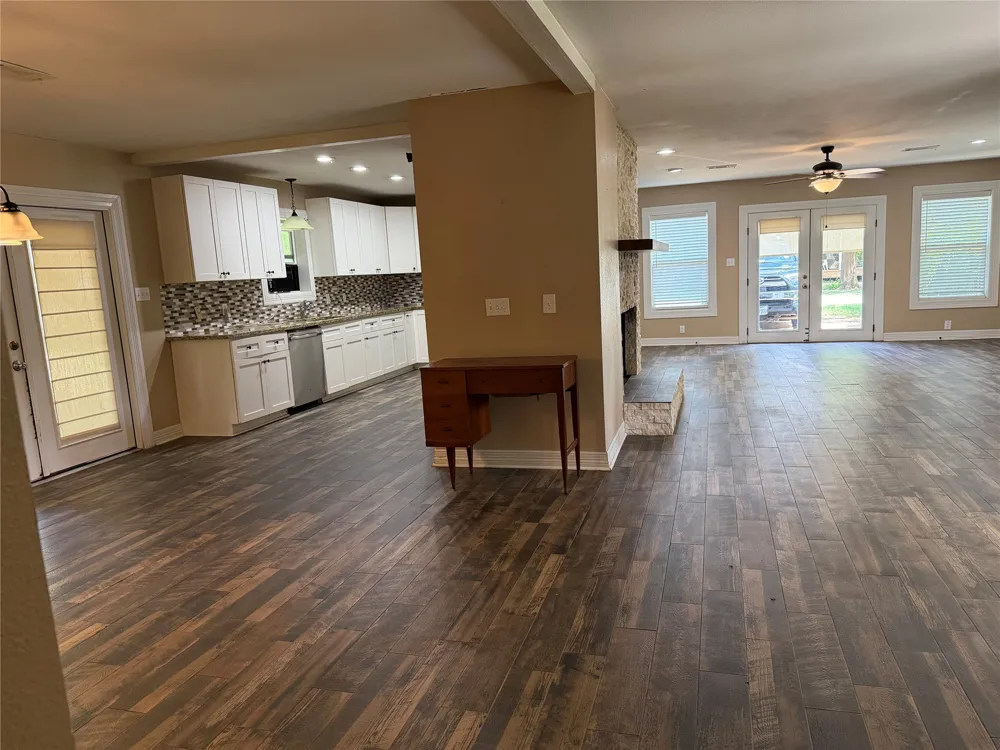 204 Rockdale Street Lexington, TX 78947