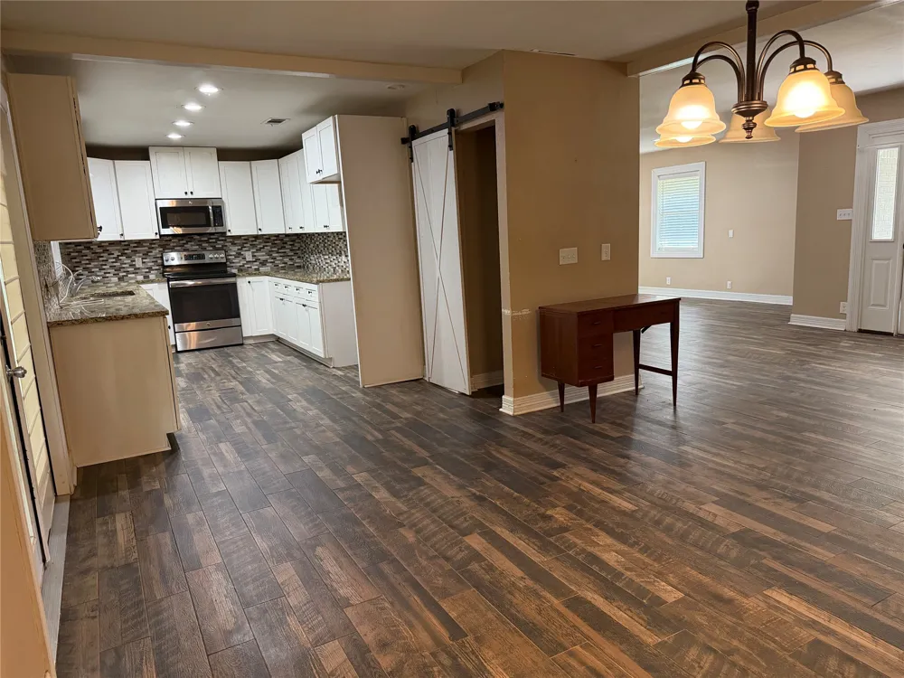 204 Rockdale Street Lexington, TX 78947