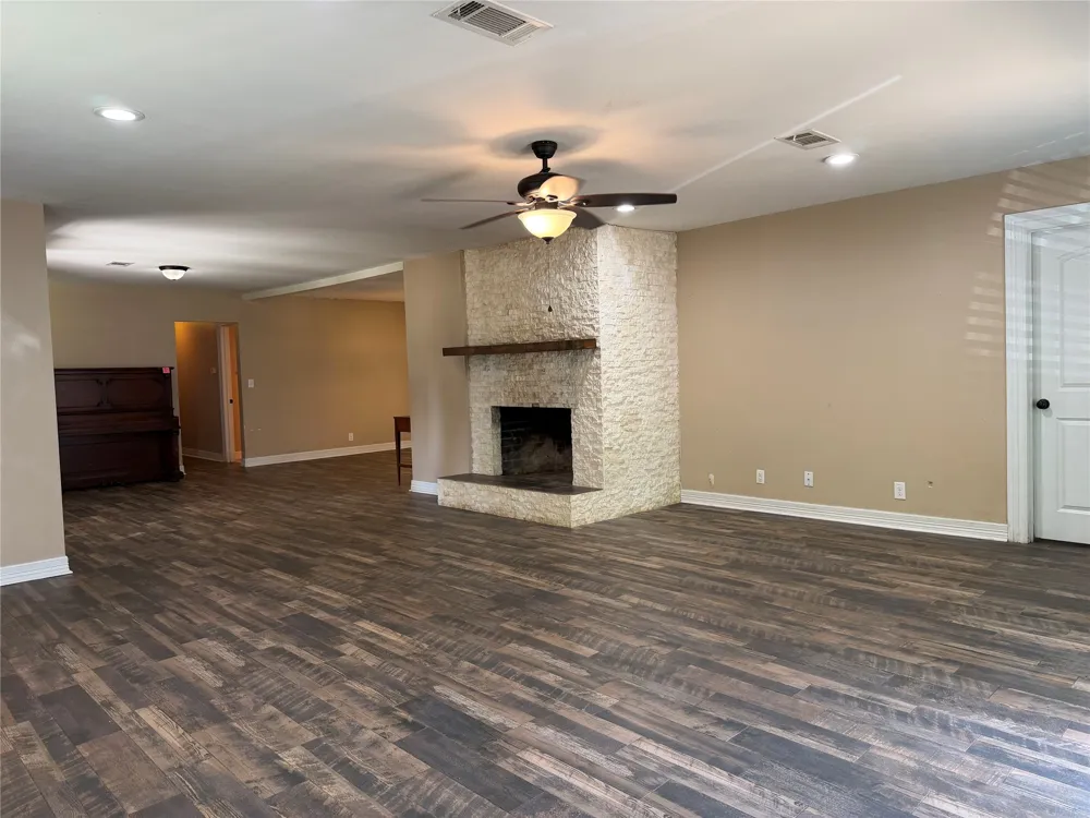 204 Rockdale Street Lexington, TX 78947