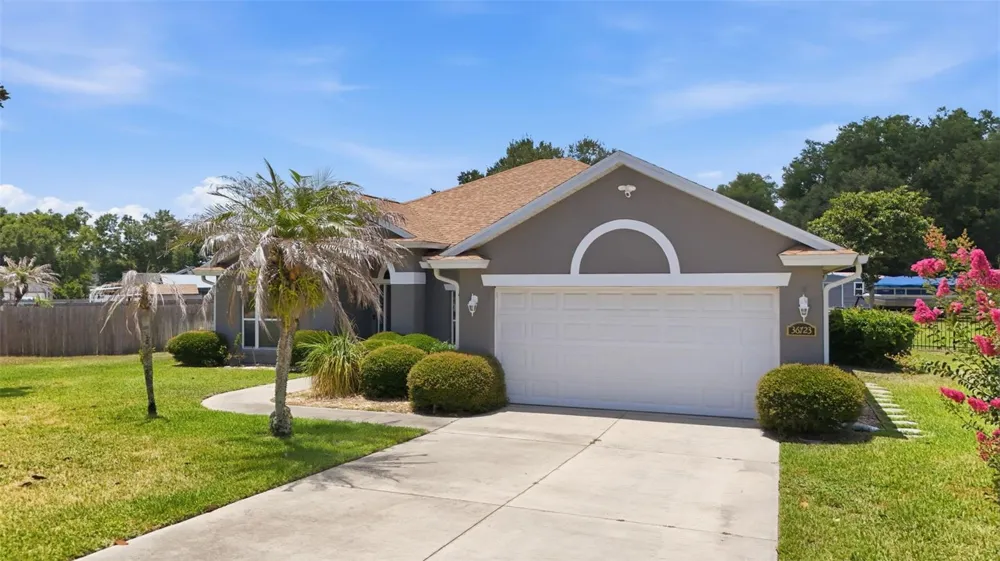 36723 SUNDANCE DRIVE Grand Island, FL 32735