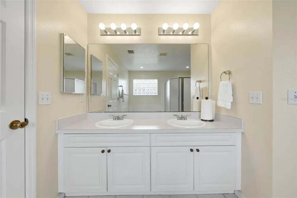36723 SUNDANCE DRIVE Grand Island, FL 32735
