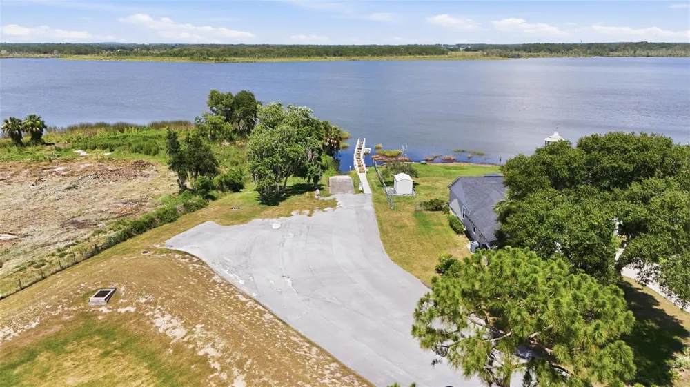 36723 SUNDANCE DRIVE Grand Island, FL 32735