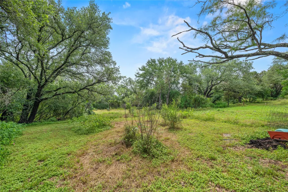 503 Chantilly Lane Spicewood, TX 78669