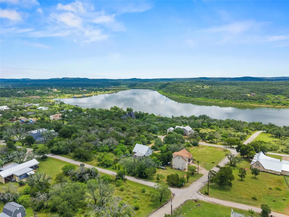 503 Chantilly Lane Spicewood, TX 78669