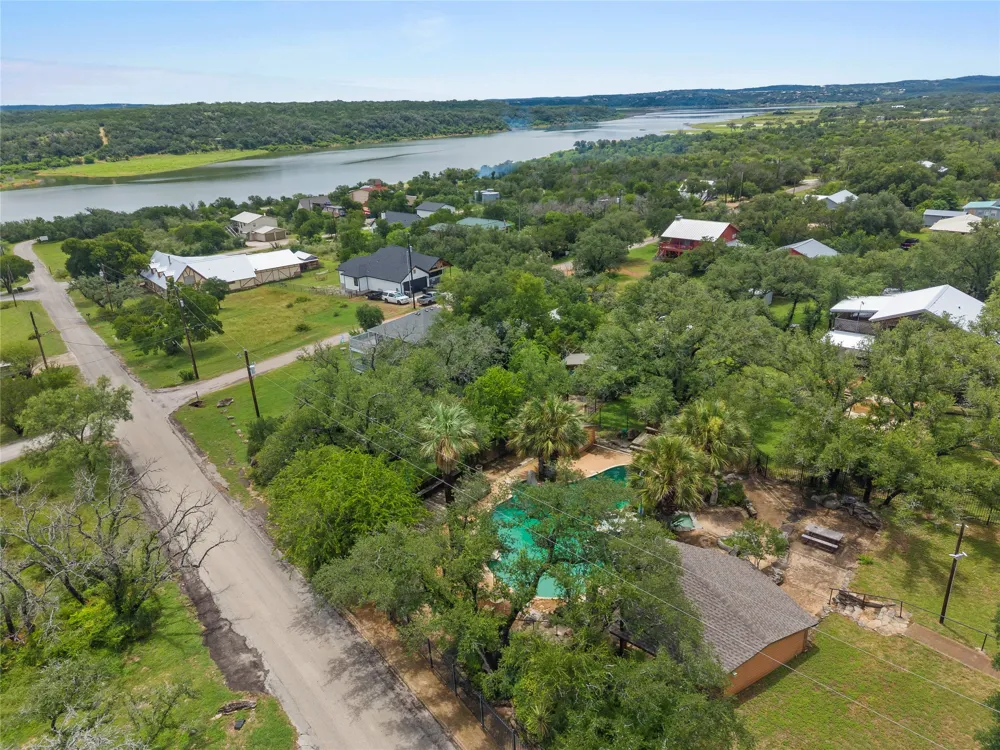 503 Chantilly Lane Spicewood, TX 78669