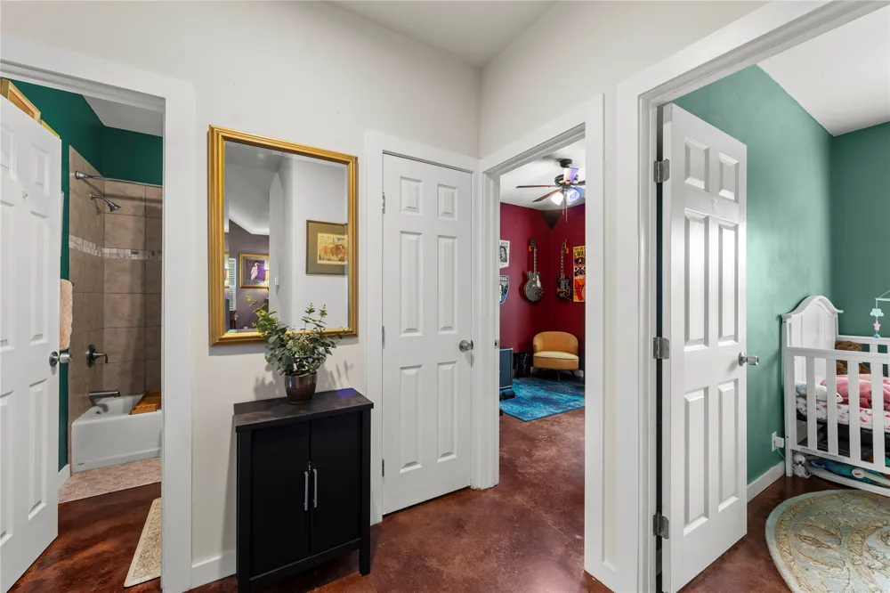 503 Chantilly Lane Spicewood, TX 78669