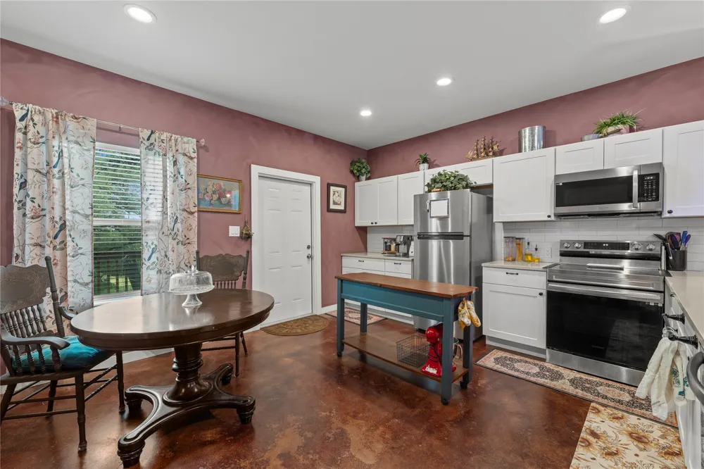 503 Chantilly Lane Spicewood, TX 78669