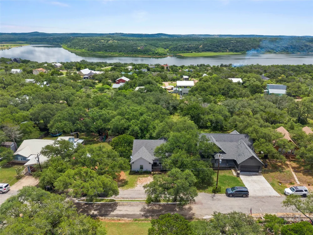 503 Chantilly Lane Spicewood, TX 78669