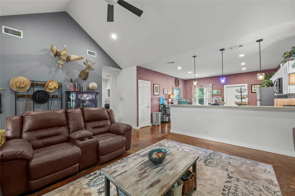 503 Chantilly Lane Spicewood, TX 78669