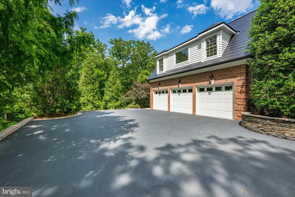 21750 LAUREL WOOD Leesburg, VA 20175