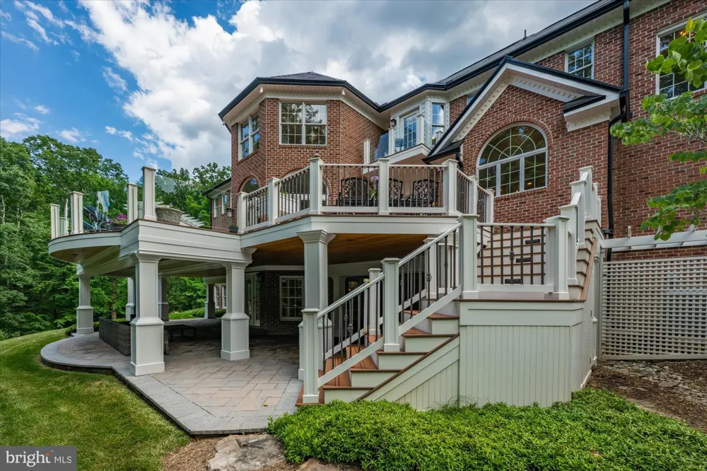 21750 LAUREL WOOD Leesburg, VA 20175