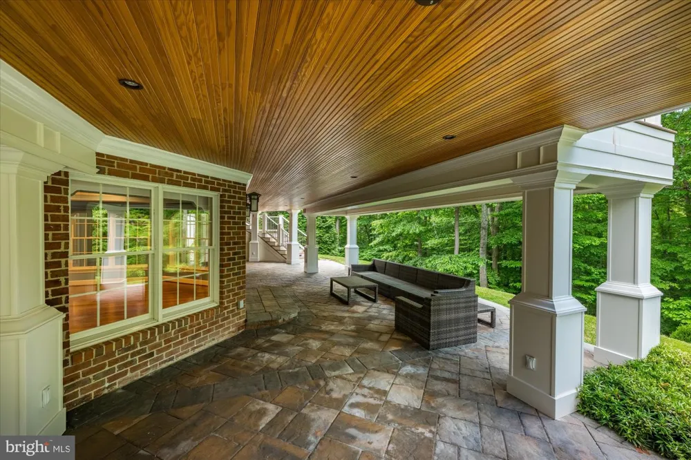 21750 LAUREL WOOD Leesburg, VA 20175
