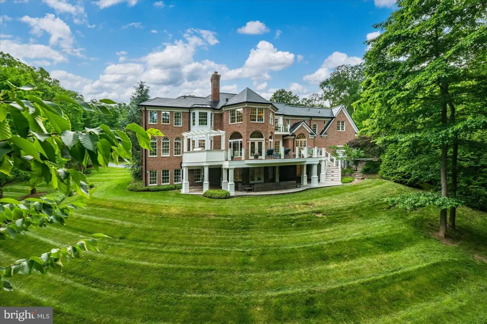 21750 LAUREL WOOD Leesburg, VA 20175