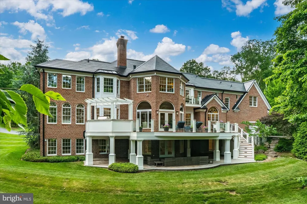 21750 LAUREL WOOD Leesburg, VA 20175