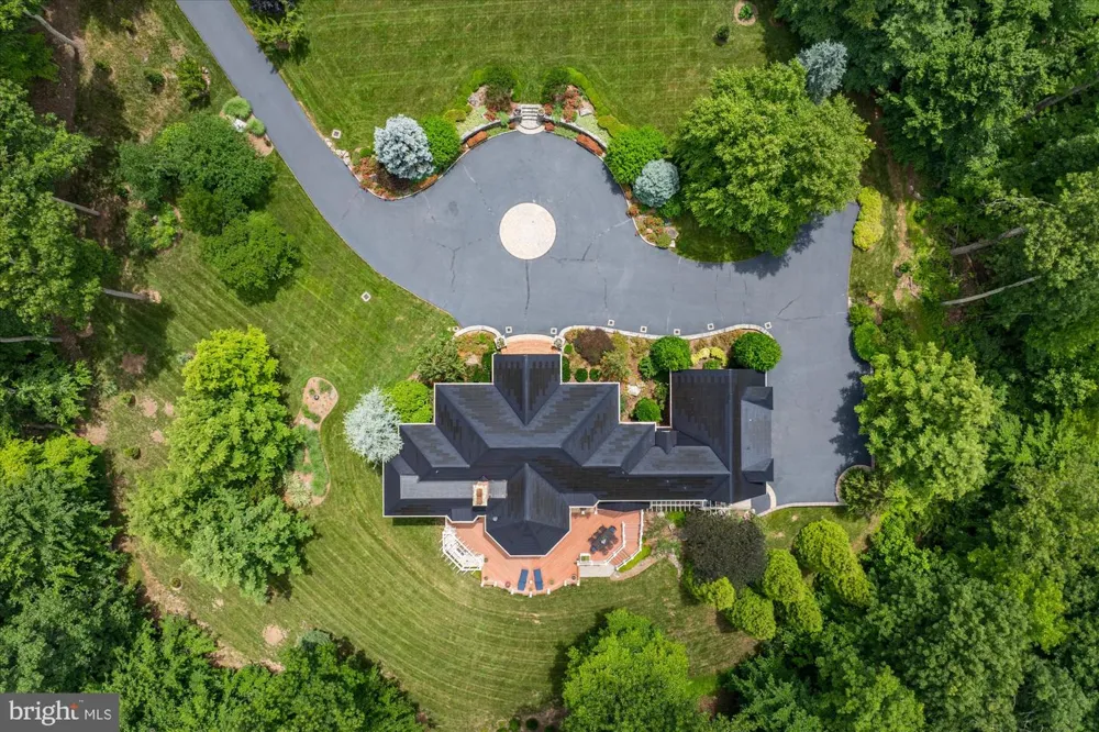 21750 LAUREL WOOD Leesburg, VA 20175