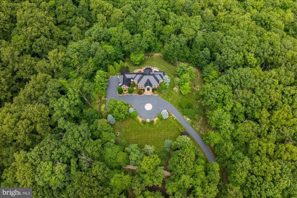 21750 LAUREL WOOD Leesburg, VA 20175