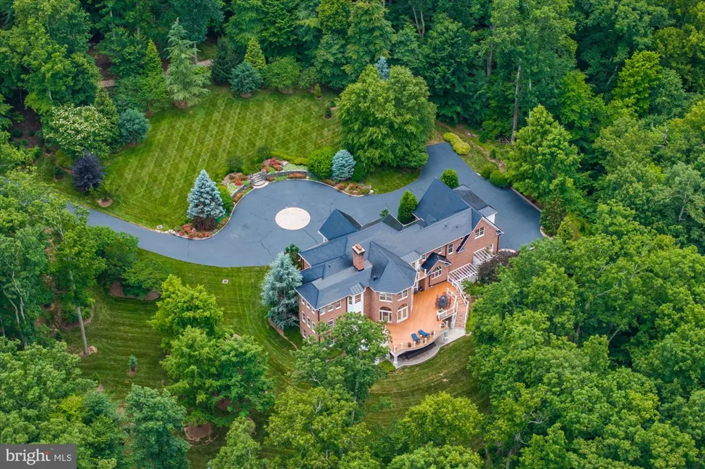 21750 LAUREL WOOD Leesburg, VA 20175