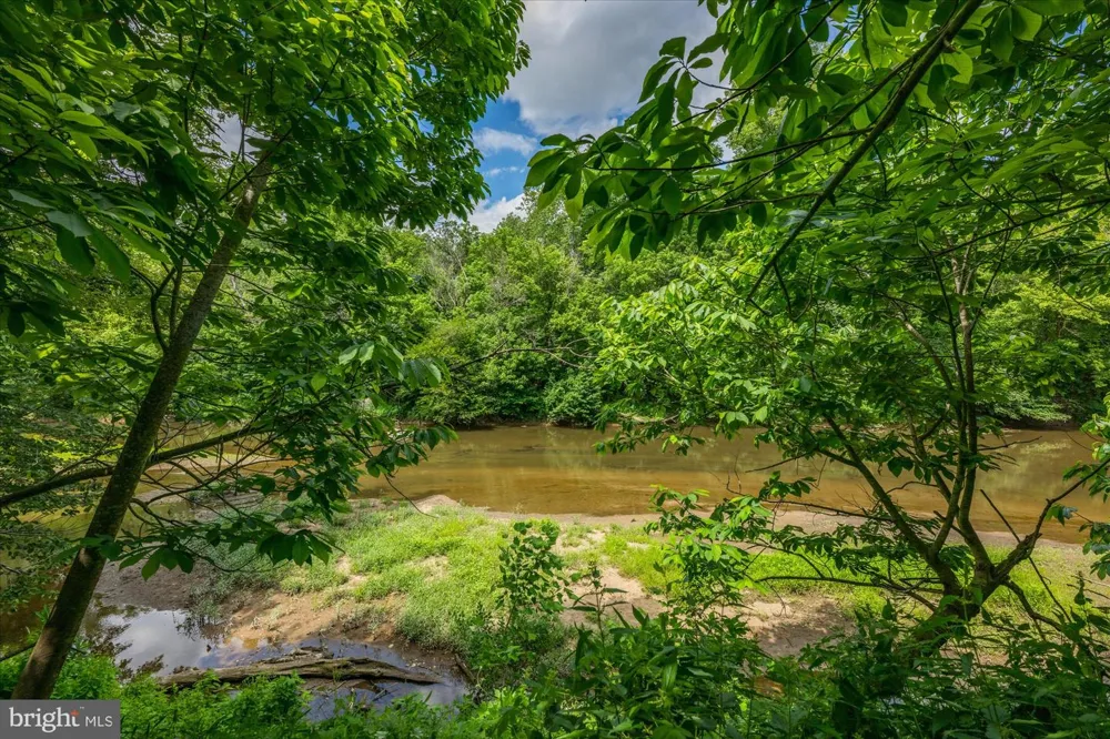 21750 LAUREL WOOD Leesburg, VA 20175