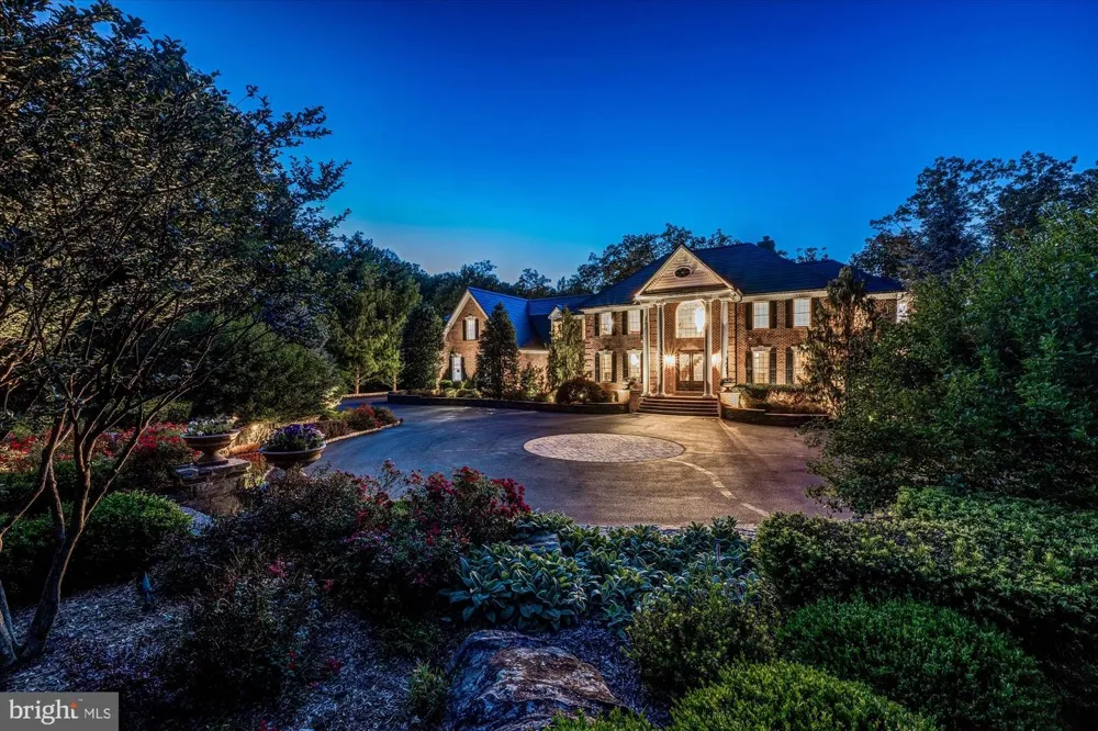 21750 LAUREL WOOD Leesburg, VA 20175