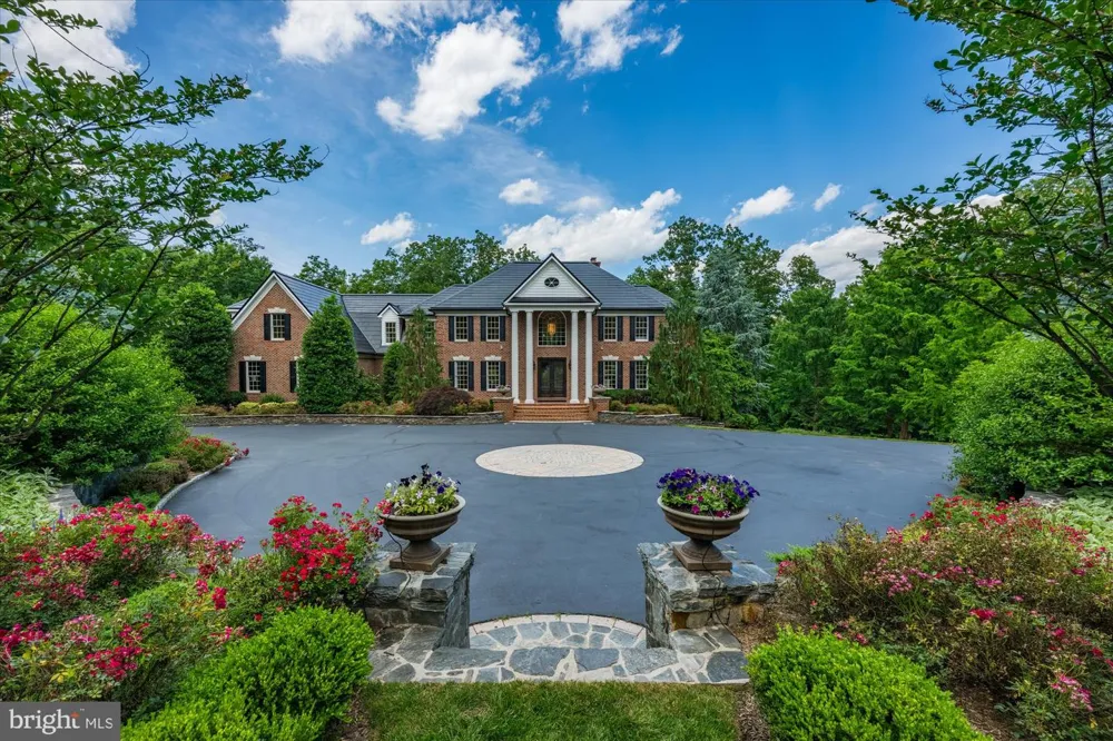 21750 LAUREL WOOD Leesburg, VA 20175