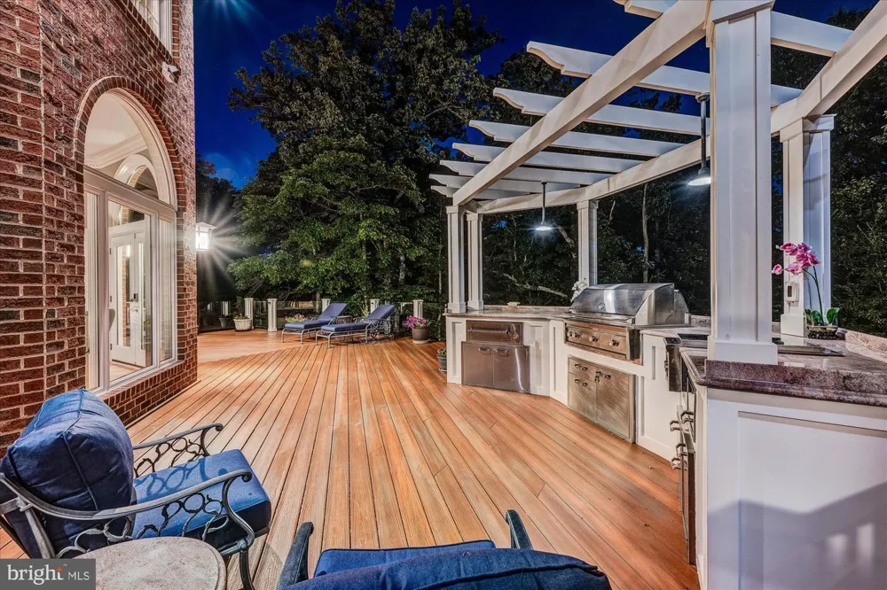 21750 LAUREL WOOD Leesburg, VA 20175